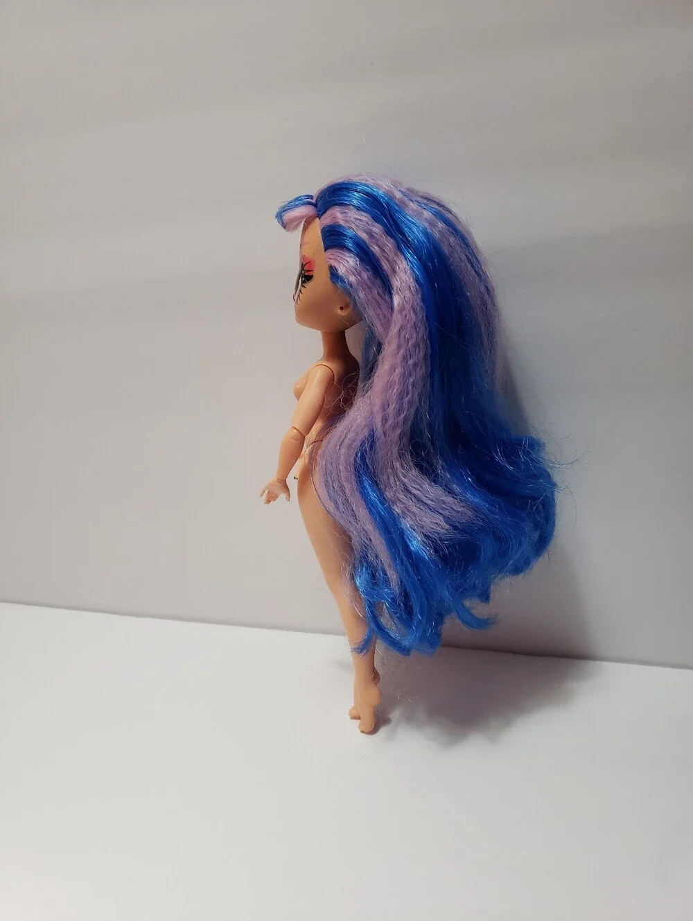 L.O.L. SURPRISE! O.M.G Queens Prism Fashion Doll (NUDE)